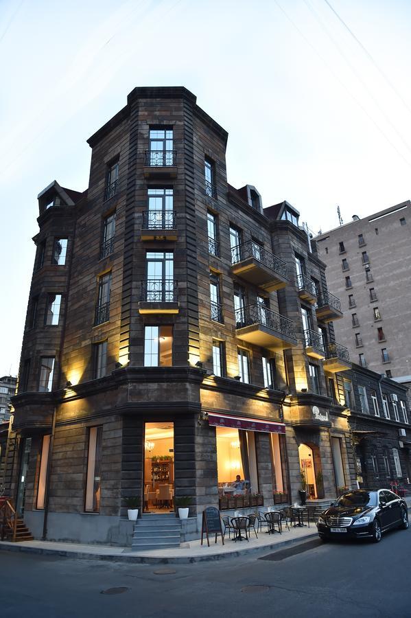 Boulevard Hotel Ereván Exterior foto